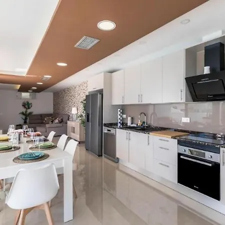 Villa Fantástica Cusmano Con Piscina Privada