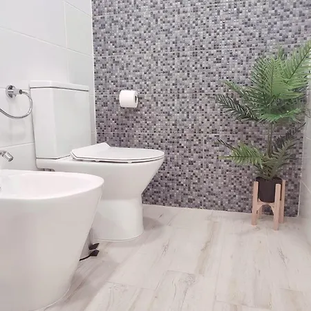 Fantástica Cusmano Con Piscina Privada Villa