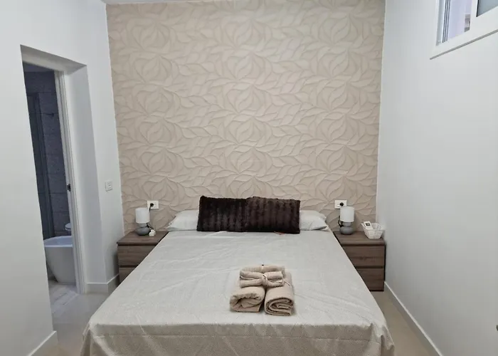 Fantastica Cusmano Con Piscina Privada וילה אדחה